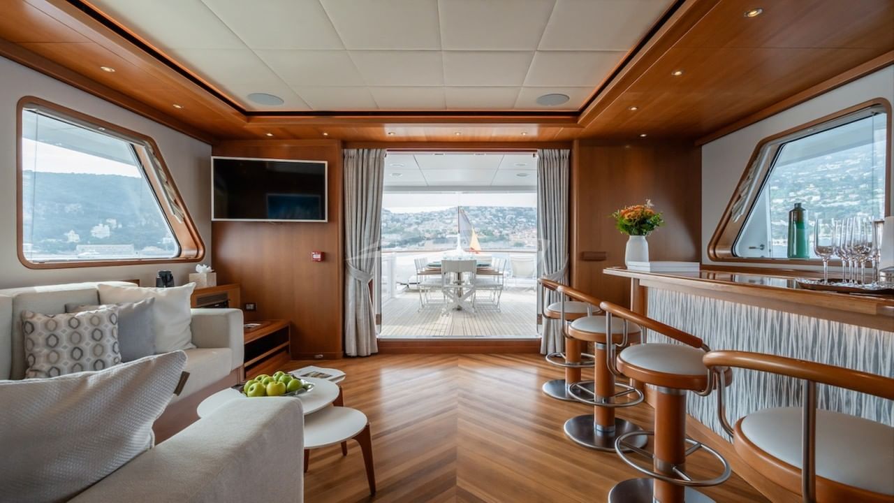 Bridge deck bar and lounge area