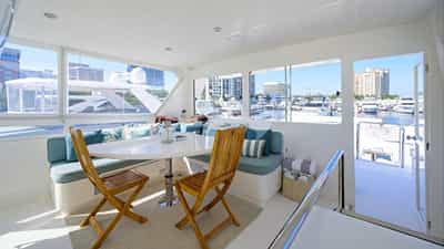 Enclosed Flybridge