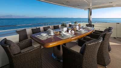 Al Fresco Dining