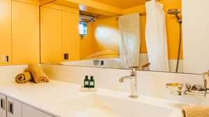 Master cabin bathroom