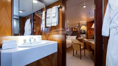 Guest Cabin Bathroom