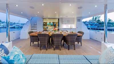 Alfresco dining on the aft deck