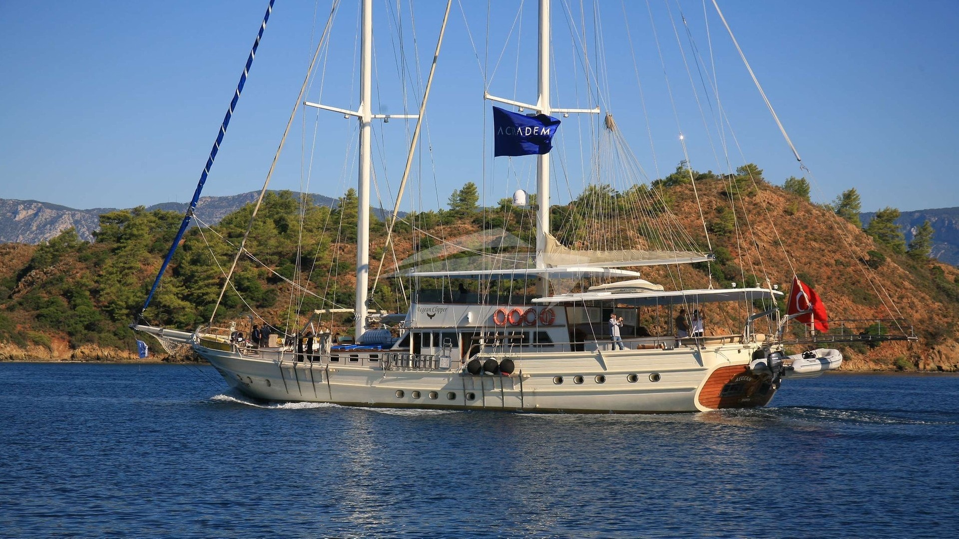 AEGEAN CLIPPER