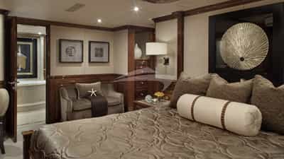 Guest cabin