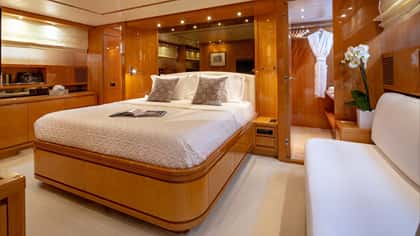THE BIRD 26m motor yacht charter, photo 7