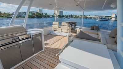 BBQ area on the flybridge