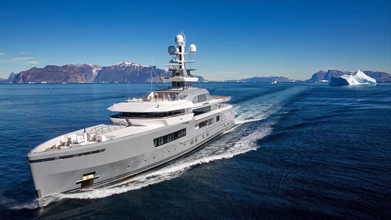 CLOUDBREAK 75m motor yacht charter