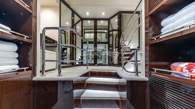 MIRRACLE 29m motor yacht charter, photo 8