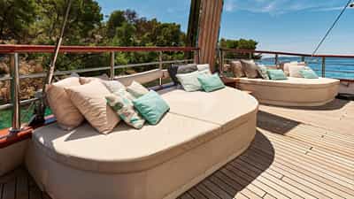 Aft lounge