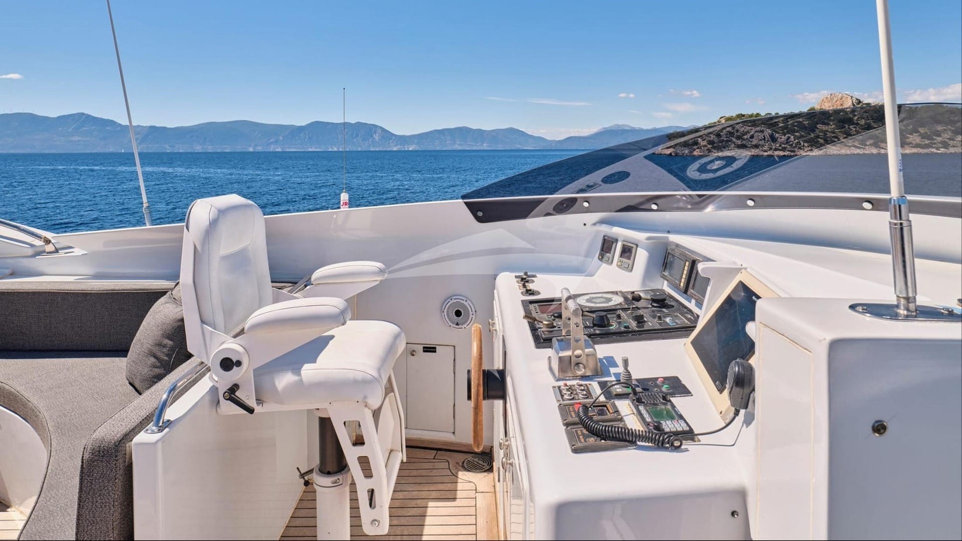 Sundeck Cockpit