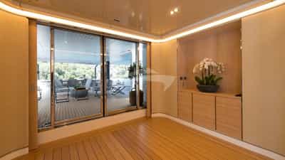 Lobby from main saloon to aft deck