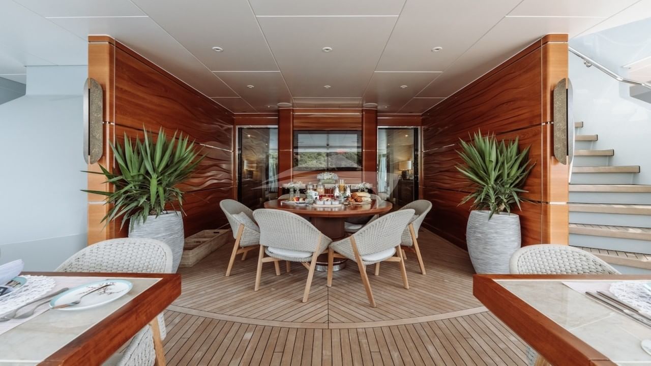 Main deck aft dining