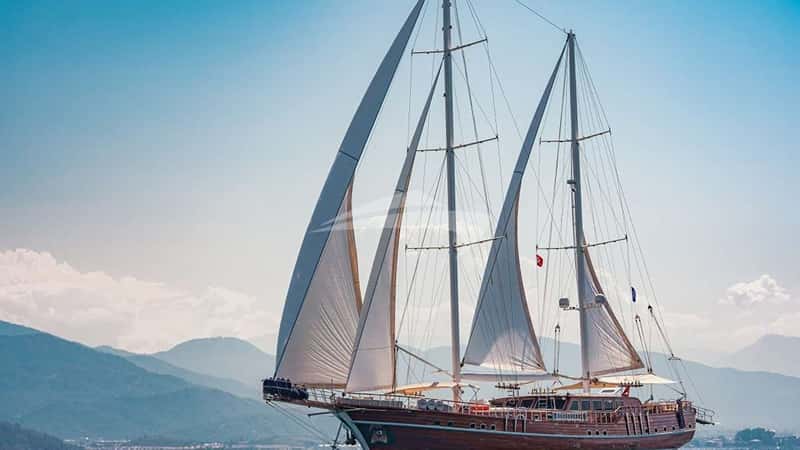 LYCIAN QUEEN 37m motor yacht charter