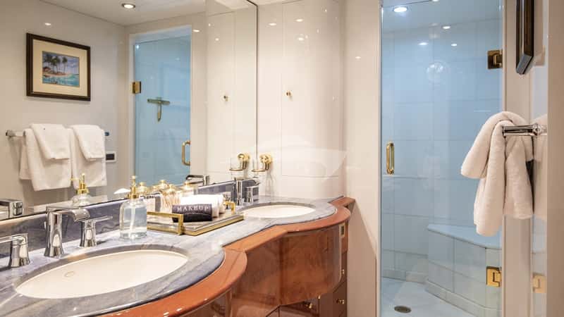 OUTTA TOUCH 32m motor yacht charter, photo 8