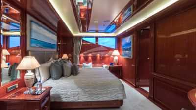 DOUBLE_DOWN_Lo-4777-credit Quin BISSET