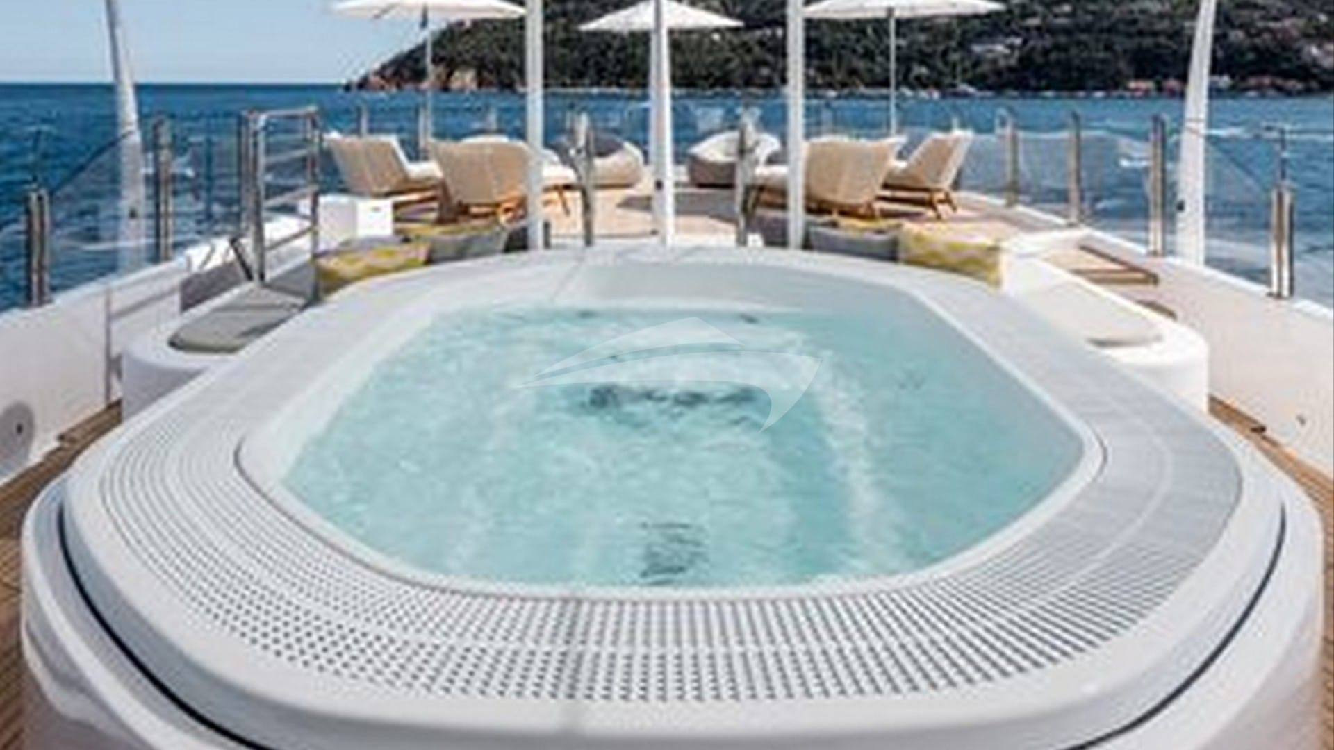Deck Jacuzzi