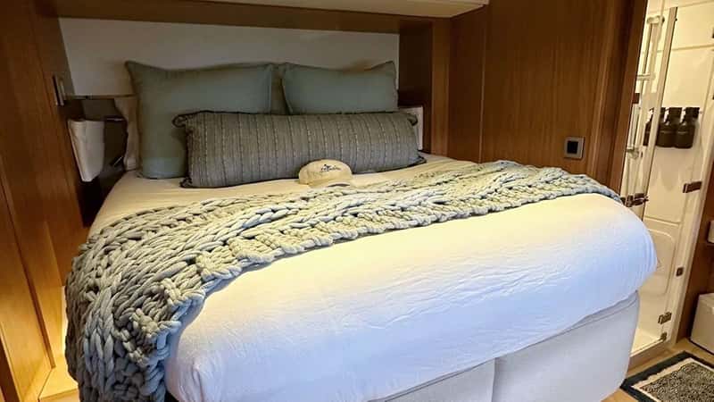 KAYACHTIC 17m sailing yacht charter, photo 6