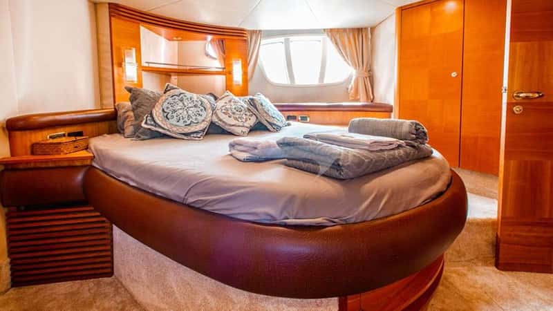 THALES 17m motor yacht charter, photo 6