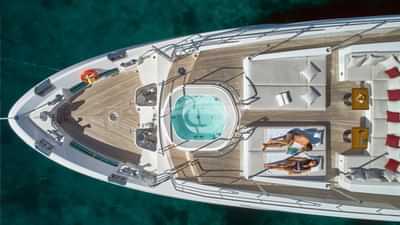 Foredeck Jacuzzi