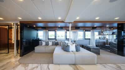Upper deck lounge area