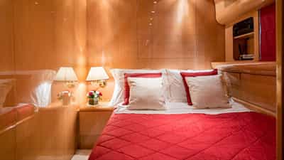 Guest cabin