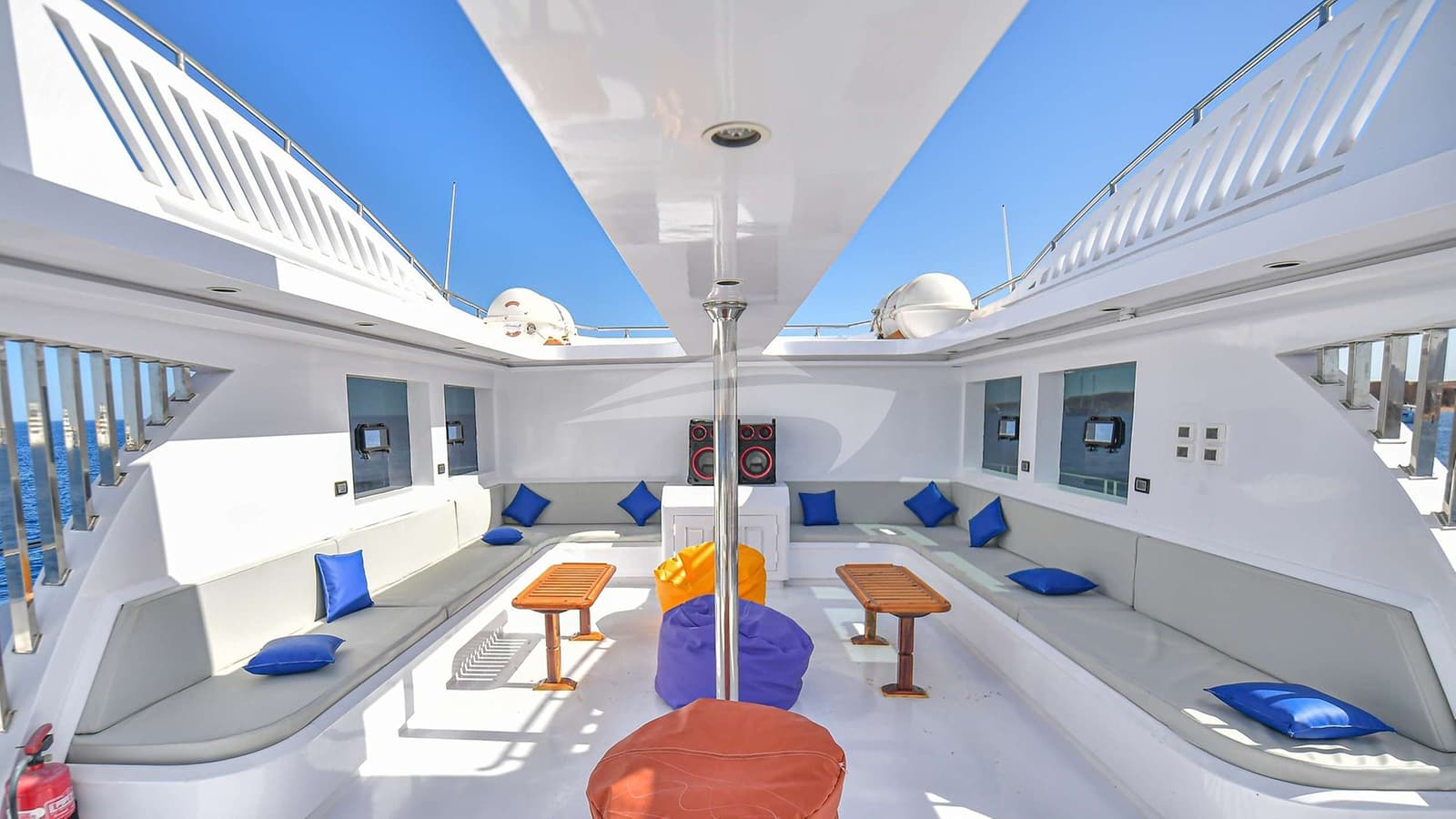 SOUTH MOON ONE, photo from the yacht portfolio 9