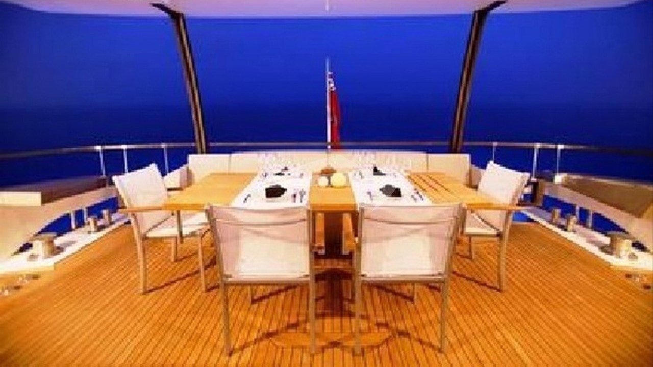 Deck Dining