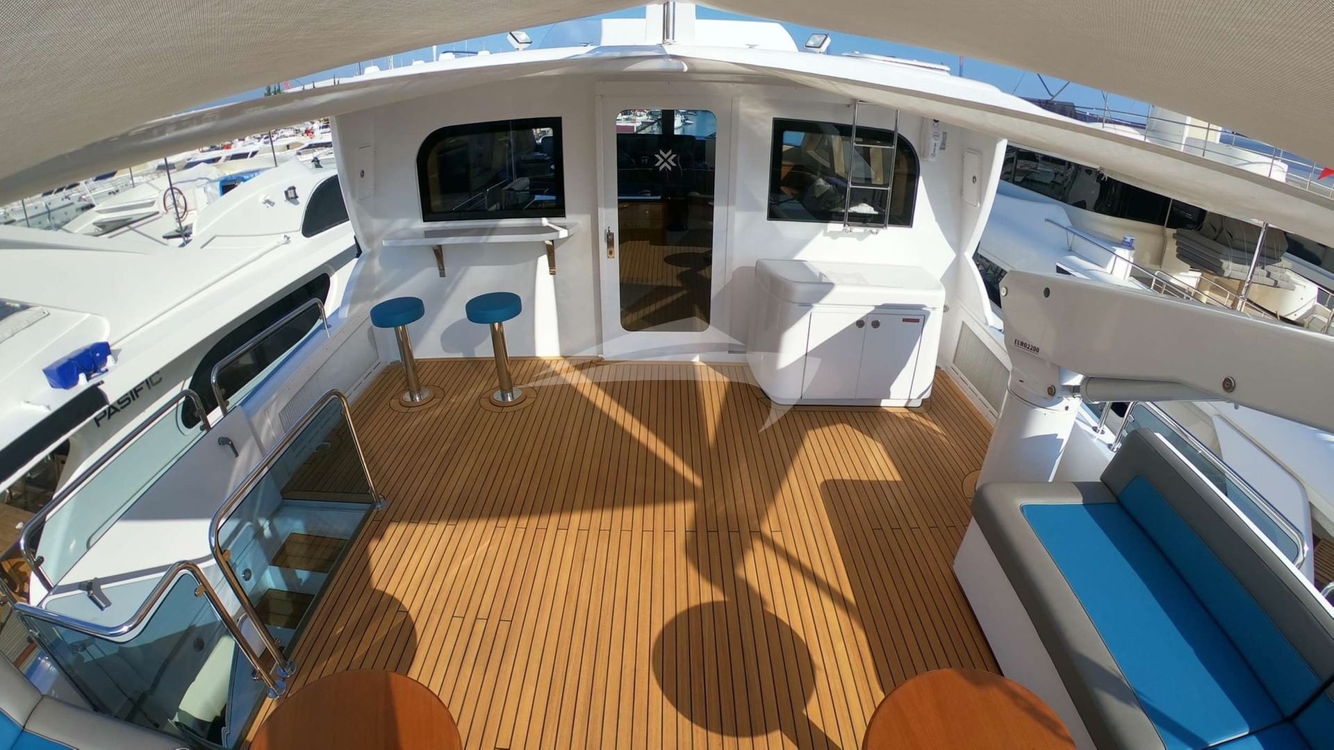 Flybridge aft with awnings