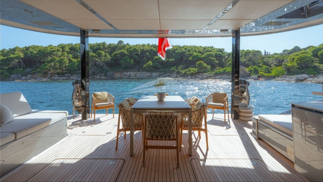 Sunreef_80_ECO_APOLLO_99_Luxury_Catamaran_Charter_BGYB_10