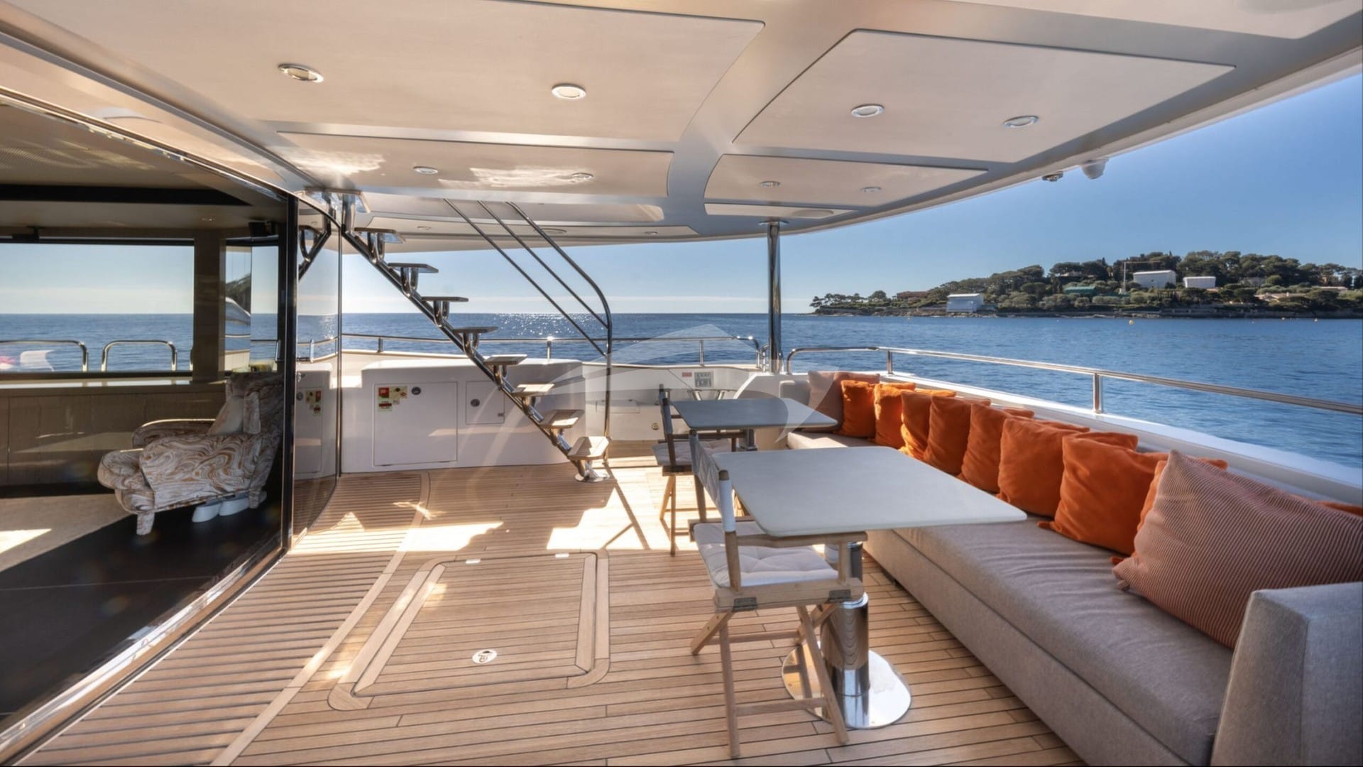 Aft Deck Seating