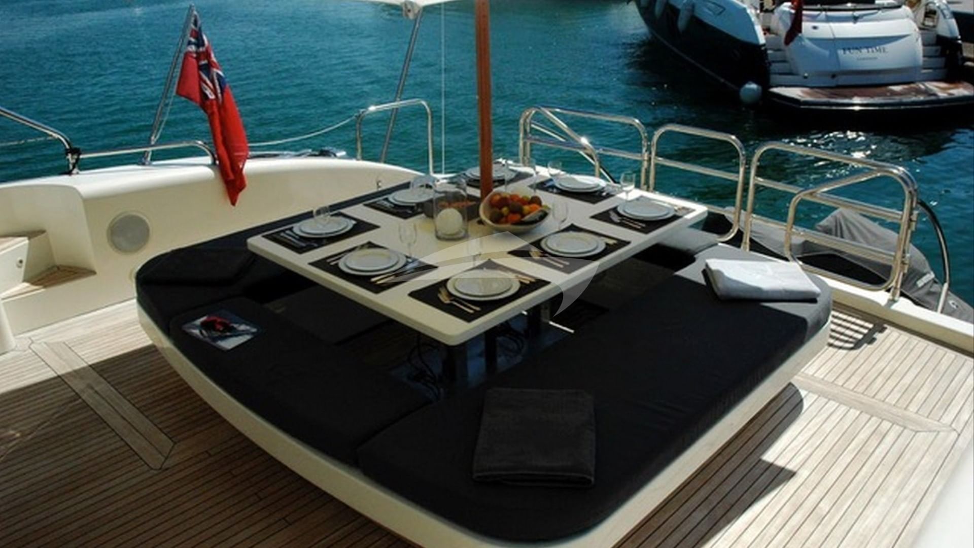 Aft deck dining