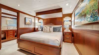 Port Aft Queen