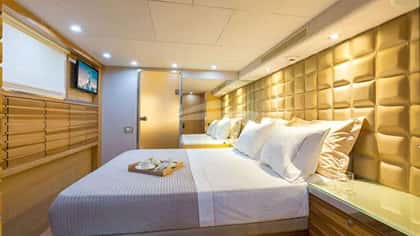 HEESEN 43m motor yacht charter, photo 13