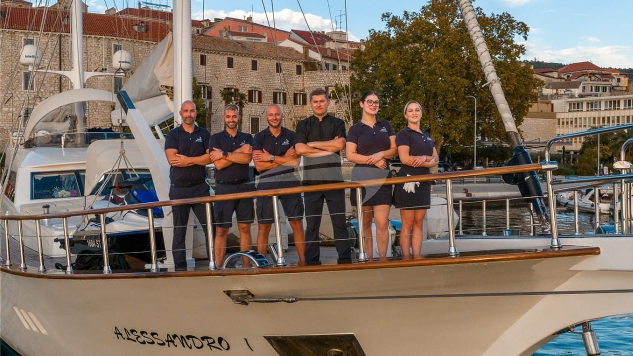 Luxury charter yacht crew for ALESSANDRO I