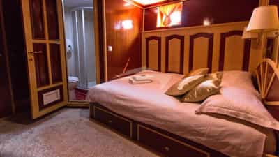 Double Stateroom - Lower Deck