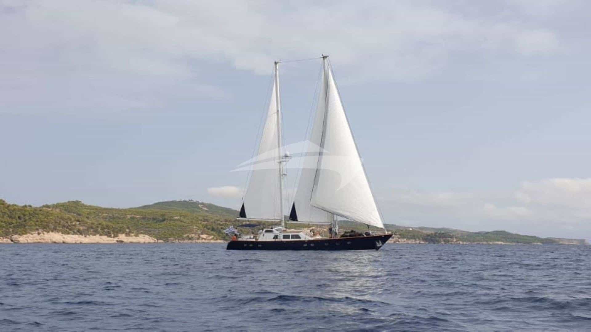 SPIRIT L yacht charter