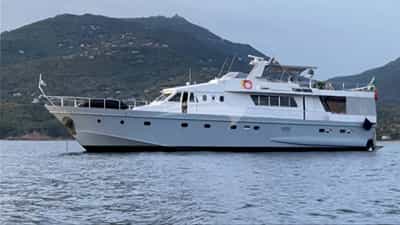 SEA_SEVEN_Admiral_25_yacht_charter_002