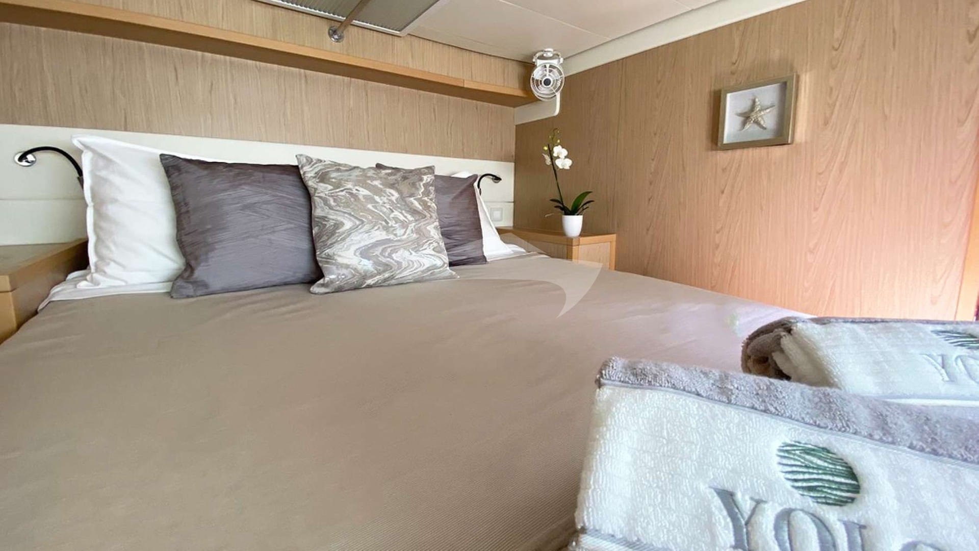 Starboard Forward Queen