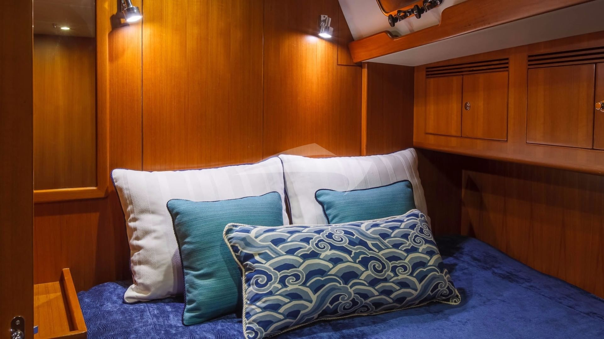 Fwd port guest double - new soft furnishings Oct 2