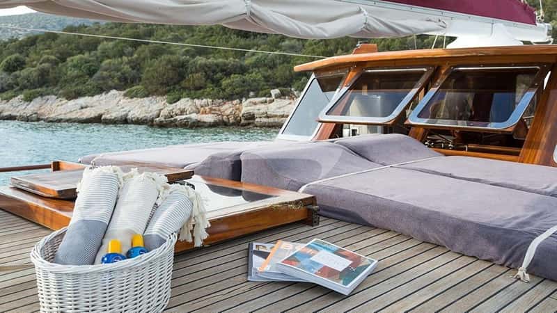PRIMADONNA 21m motor yacht charter, photo 5