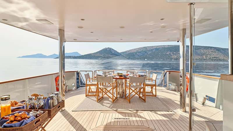GELLY 43m motor yacht charter, photo 5