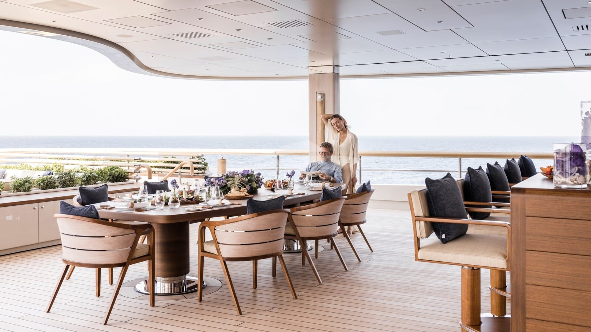 Aft deck dining