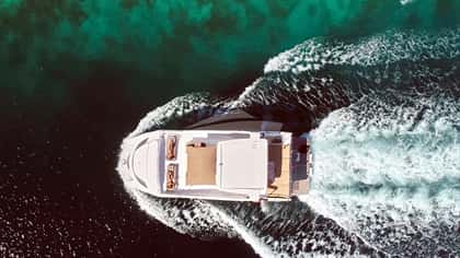 OVER REEF 17m motor yacht charter, photo 9