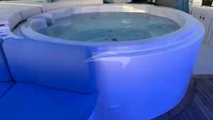 Flybridge Jacuzzi