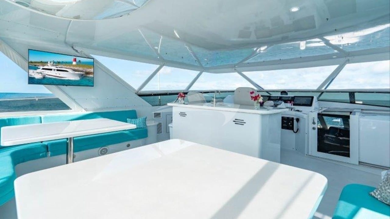 FLYBRIDGE DINING & BAR