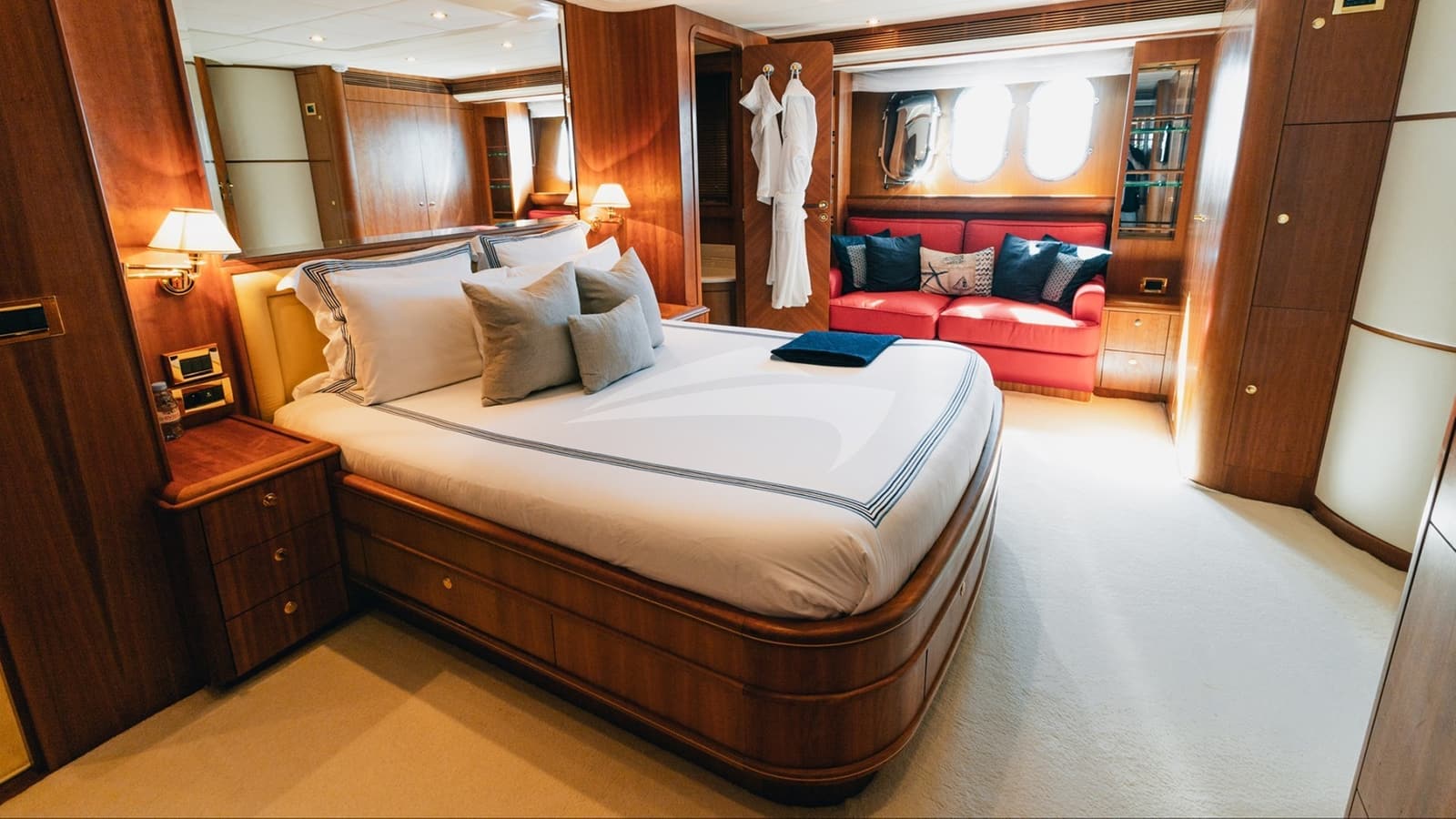 LADY AMANDA, photo from the yacht portfolio 13