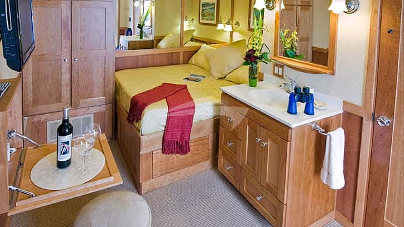 SAFARI EXPLORER 44m motor yacht charter, photo 9