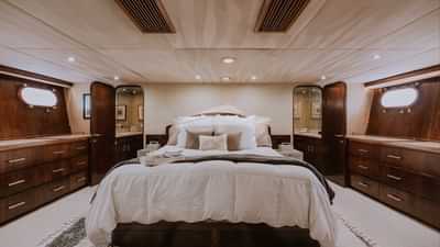 Master/King/His&Her Bath