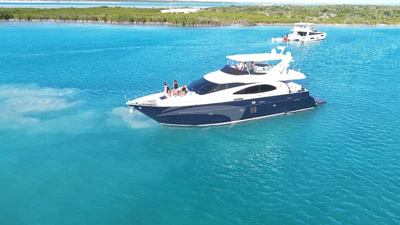 SAPHIRE BLUE 23m motor yacht charter