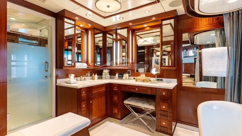 Ocean Club Master HER en suite - photo credit Ocean Air Media